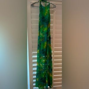 NWT Lulus tropical long party dress size medium. Greens and blues tropical